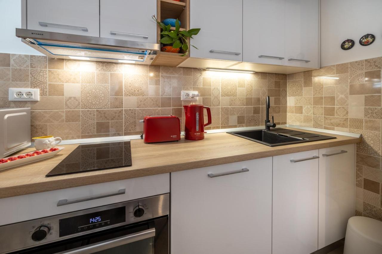 Two-Bedroom Apartment In The Centre 마카르스카 외부 사진